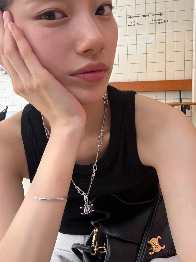 수지 인스타 업데이트....jpg