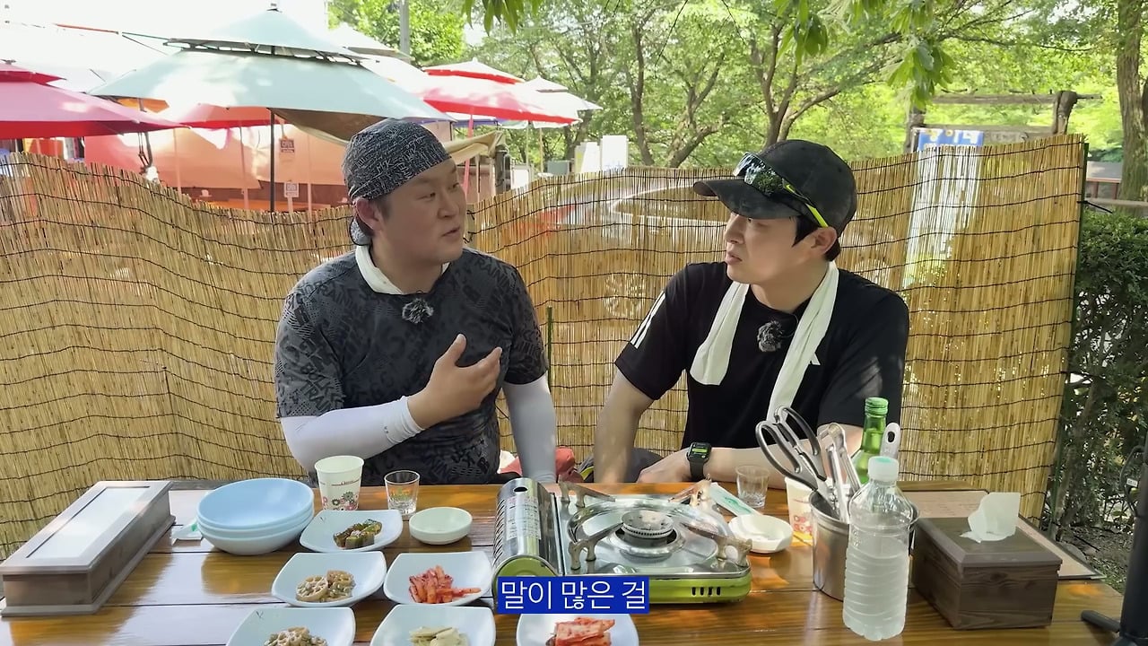 핑계고로 화제되니까 난 연기보다 예능이 재능인가라고 혼란스러웠던 윤경호.jpg