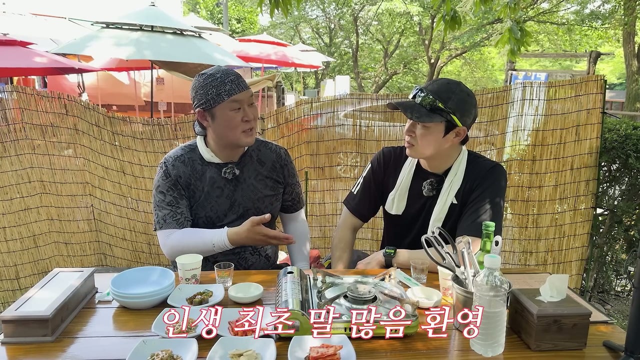 핑계고로 화제되니까 난 연기보다 예능이 재능인가라고 혼란스러웠던 윤경호.jpg