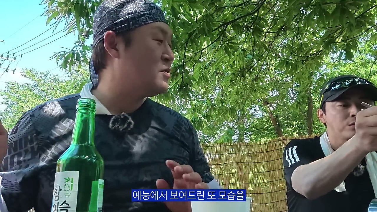 핑계고로 화제되니까 난 연기보다 예능이 재능인가라고 혼란스러웠던 윤경호.jpg
