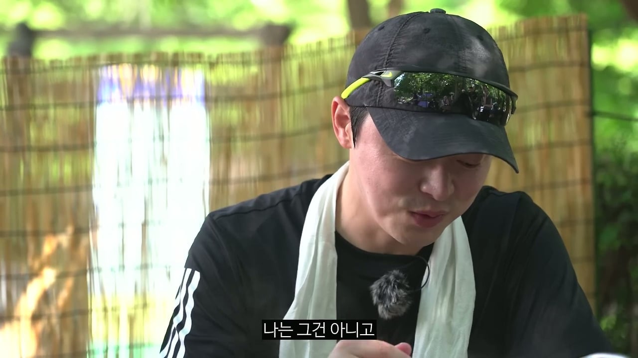 핑계고로 화제되니까 난 연기보다 예능이 재능인가라고 혼란스러웠던 윤경호.jpg