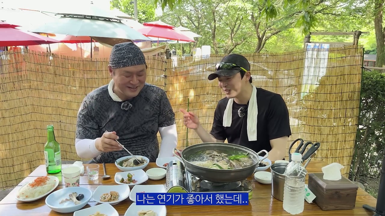 핑계고로 화제되니까 난 연기보다 예능이 재능인가라고 혼란스러웠던 윤경호.jpg
