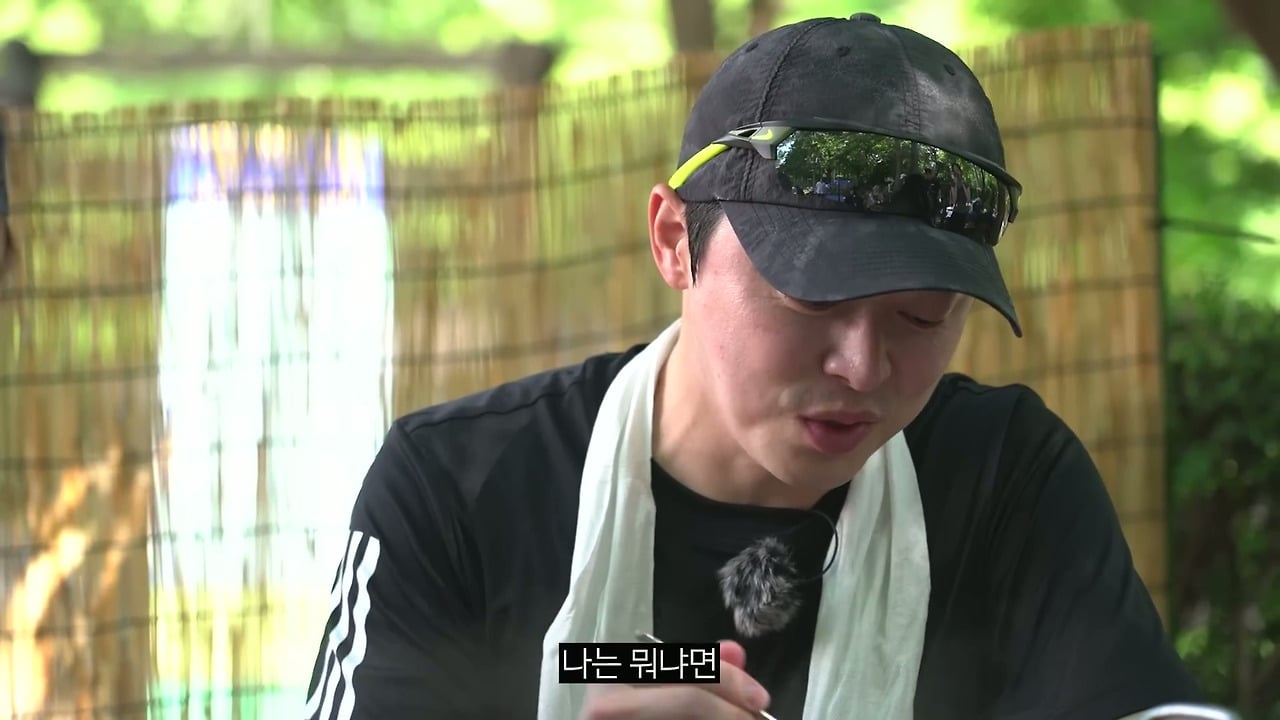 핑계고로 화제되니까 난 연기보다 예능이 재능인가라고 혼란스러웠던 윤경호.jpg