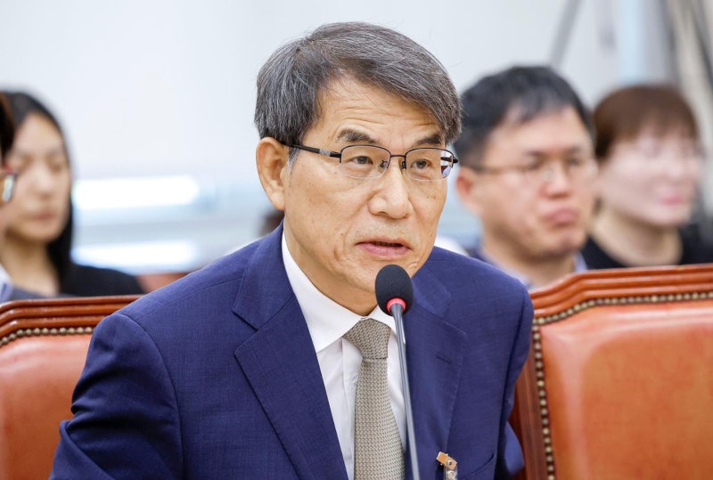 [단독] 노태악 부인 동반 출장 '공무수행'? "모두 상대국 초청 없었다