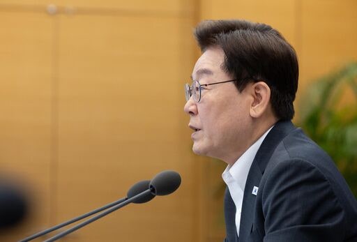 이 대통령 "선택적 모병제 도입해 '스마트 강군' 국방개혁 추진"