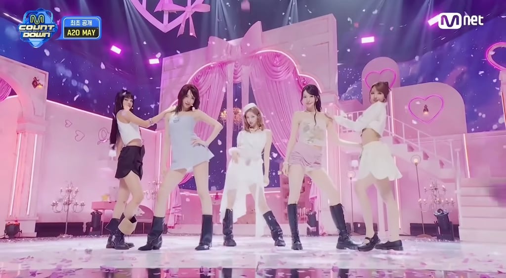 오늘자 이수만이 만든 여돌 A2O MAY 엠카 데뷔무대