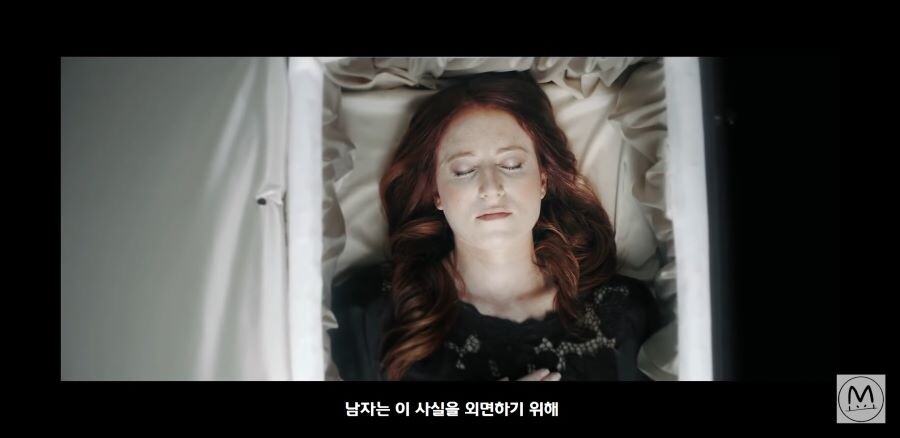 호러 단편영화)인형을 자기 아들로 생각하는 아내
