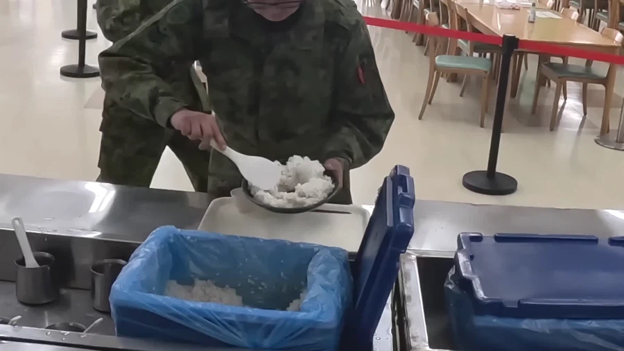 콘테스트 수상까지 했다는 일본 자위대 식당.jpg