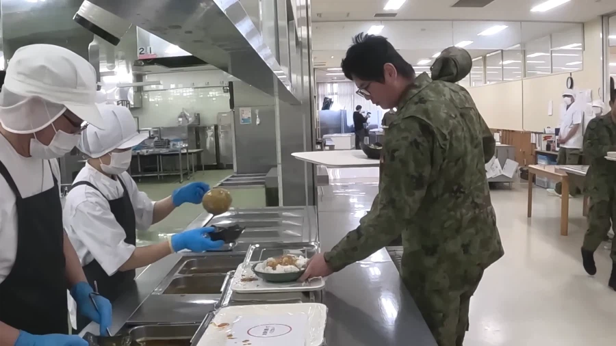 콘테스트 수상까지 했다는 일본 자위대 식당.jpg