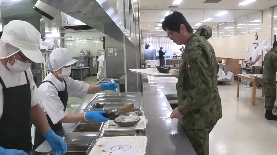 콘테스트 수상까지 했다는 일본 자위대 식당.jpg