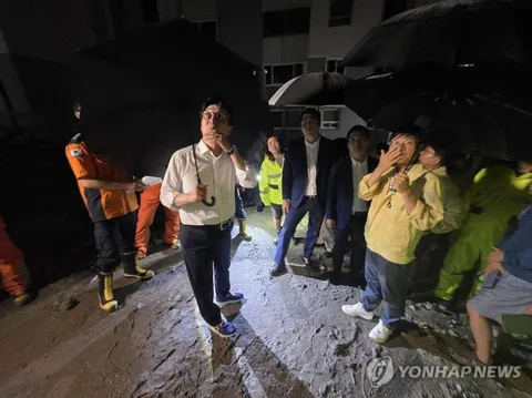 거제 수해 현장 찾은 김민석 신임 대표
