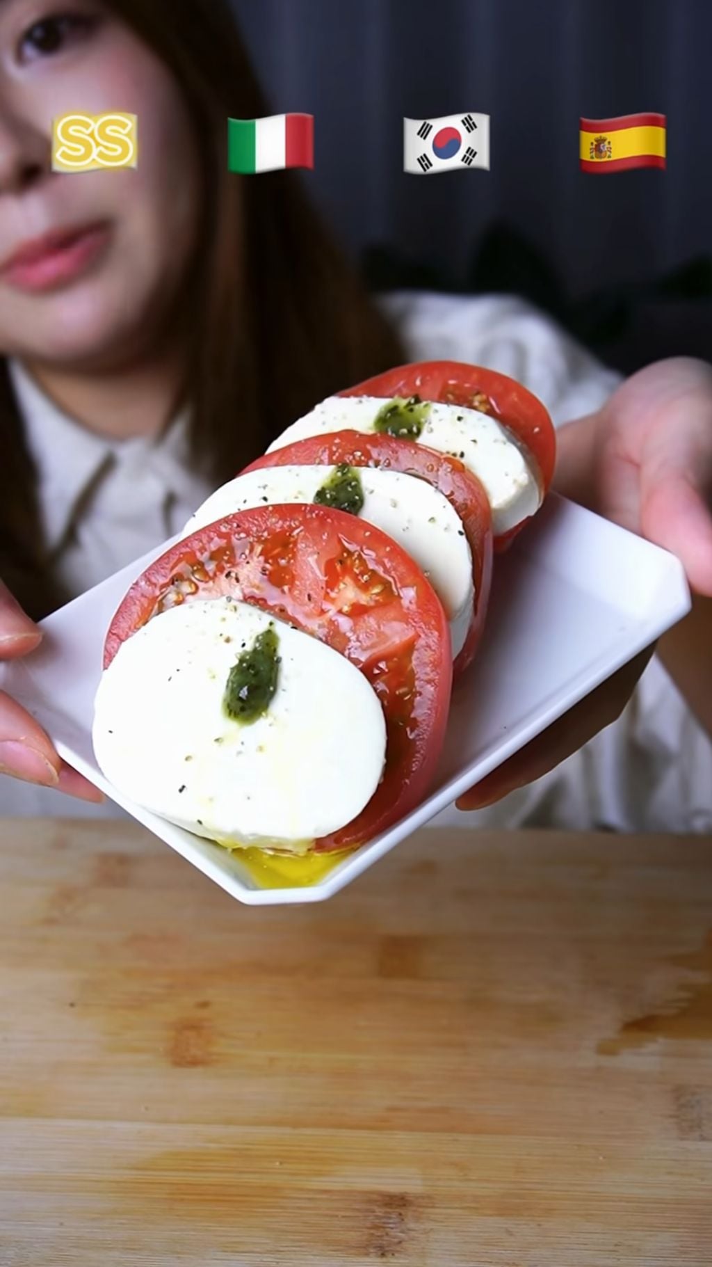 일본인이 각 나라에서 토마토 먹는 방식 소개했는데 한국은 ㅋㅋ