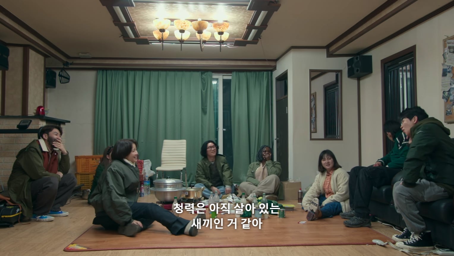 넷플릭스 좀비버스에서 조나단 바로 버리는 파트리샤.jpg