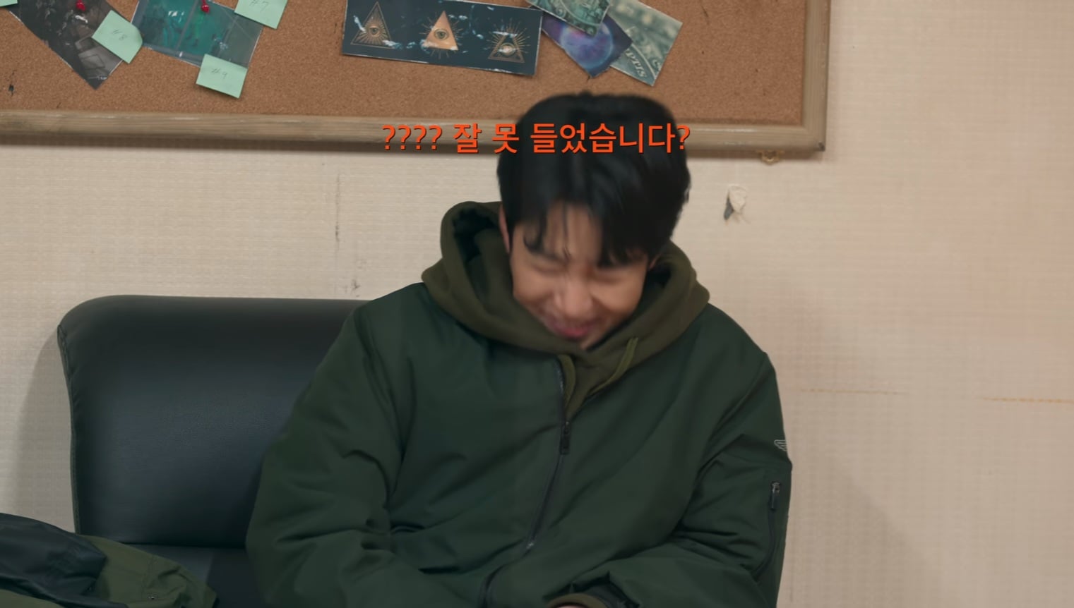 넷플릭스 좀비버스에서 조나단 바로 버리는 파트리샤.jpg