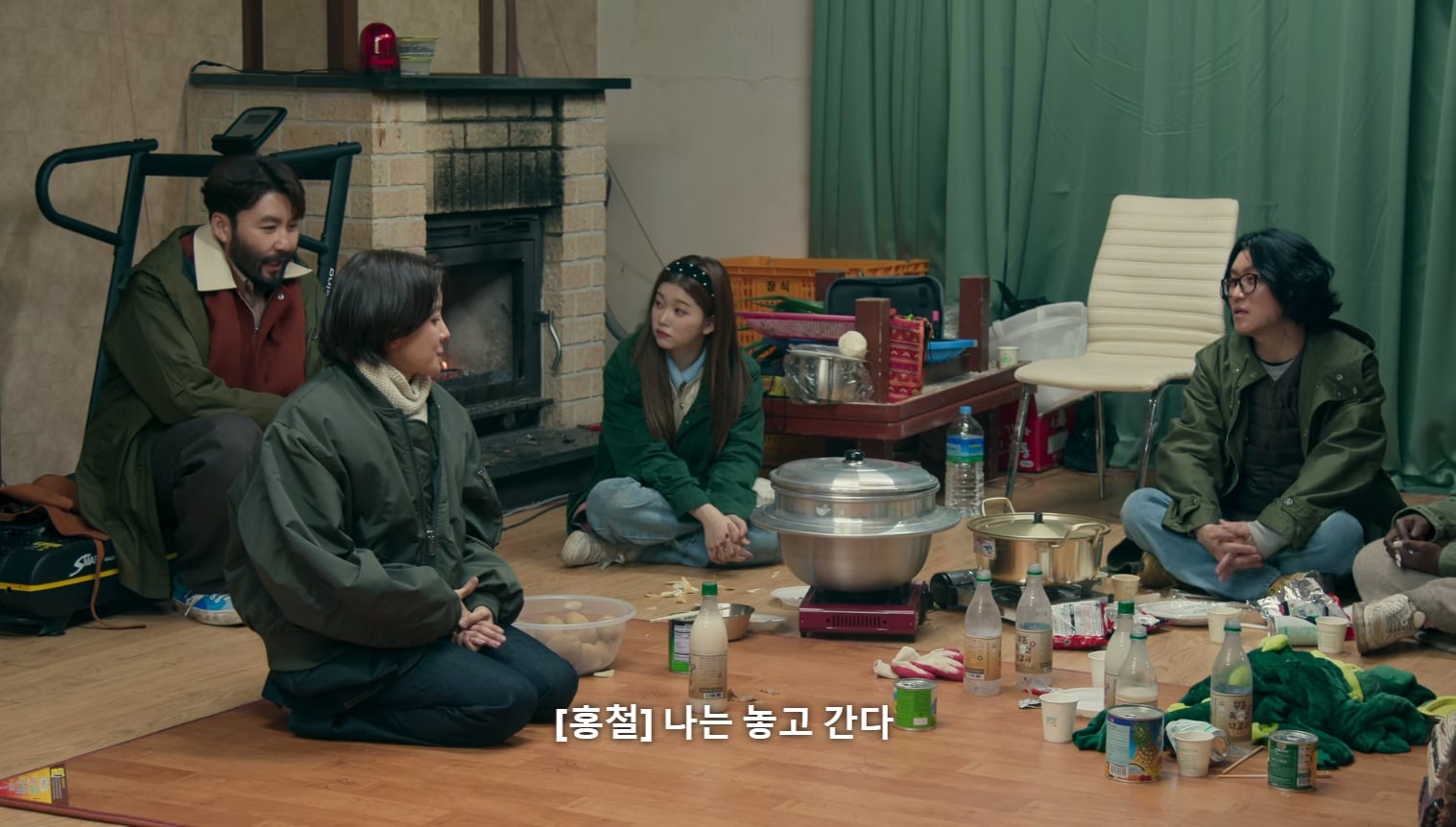 넷플릭스 좀비버스에서 조나단 바로 버리는 파트리샤.jpg