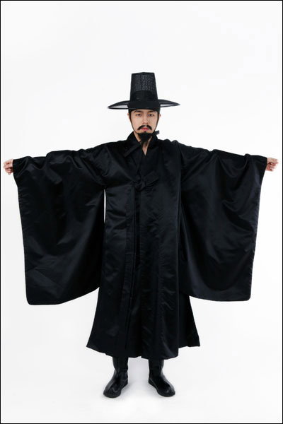 덬들이 길거리에서 일주일 동안 입고 다닐 한복 선택하기