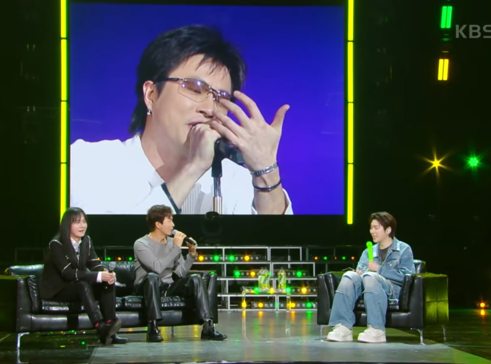 옛날 가수분들은 프롬프터도 없었는데 어떻게 하셨어요??