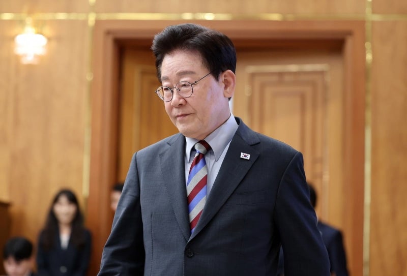 폭풍 SNS로 돌아온 李대통령 “많이들 함께 해주세요, 좌아하게”