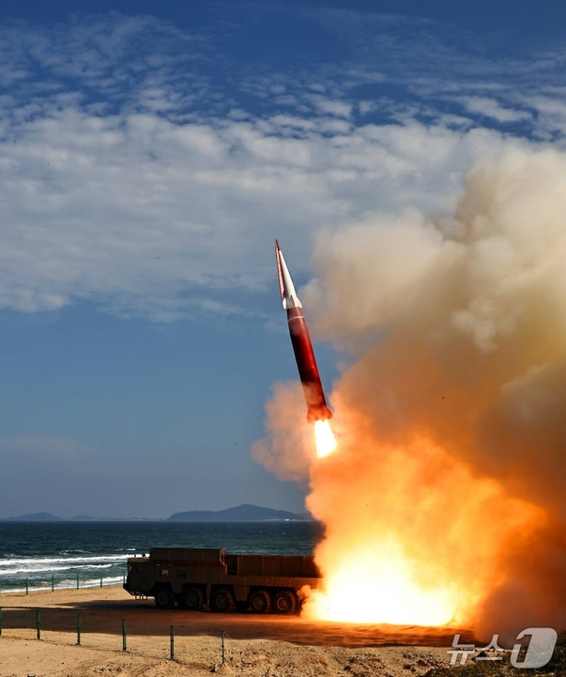[속보] 日 "北, 탄도미사일 가능성 물체 발사…日EEZ 밖 낙하한 듯"