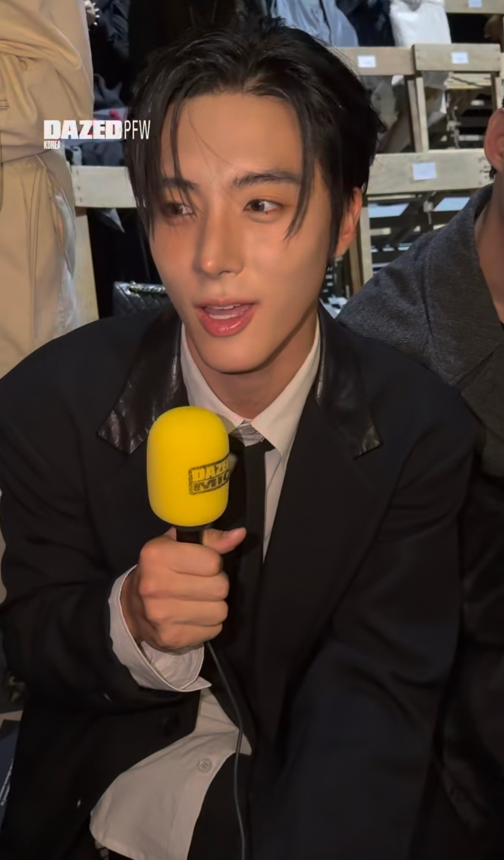 오늘자 파리패션위크 참석한 더보이즈 에릭...jpg