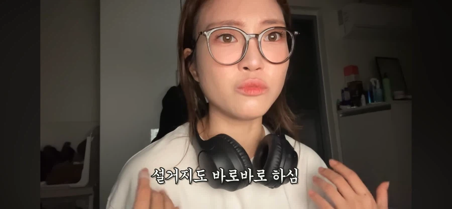 리뷰 1점대 고시원 살아보기 시도하는 여자 유튜버.