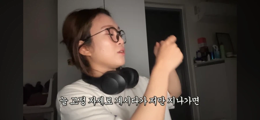 리뷰 1점대 고시원 살아보기 시도하는 여자 유튜버.