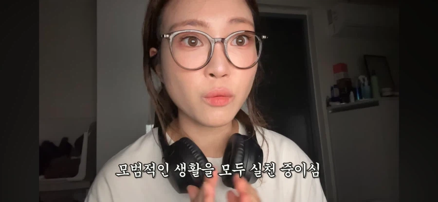 리뷰 1점대 고시원 살아보기 시도하는 여자 유튜버.