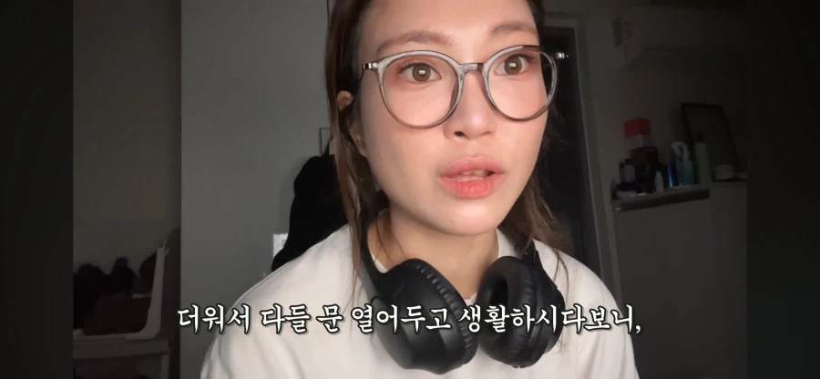 리뷰 1점대 고시원 살아보기 시도하는 여자 유튜버.