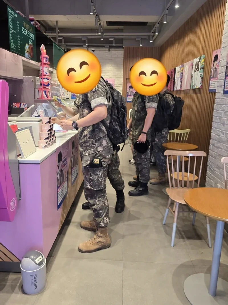 bts 정국이 전역당시 bts 팬들이 현역 군인들 대상으로