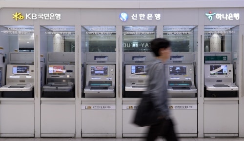 [단독]동일 해커,중국 AI로 최소 6개 은행 공격…증권·카드·보험까지