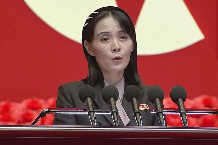 김여정, 정부 대북 의료지원 구상에 "또 다른 광대극"