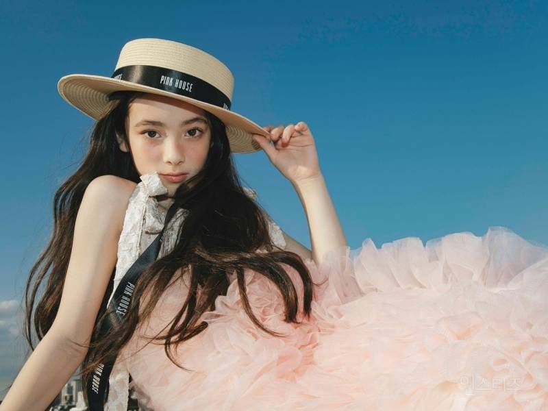 이수만 걸그룹으로 데뷔한다는 만 13살(2013년생) 키즈 모델 출신 2명