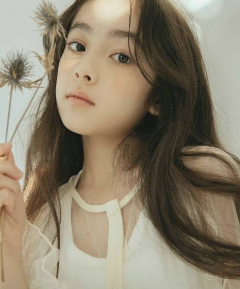 이수만 걸그룹으로 데뷔한다는 만 13살(2013년생) 키즈 모델 출신 2명