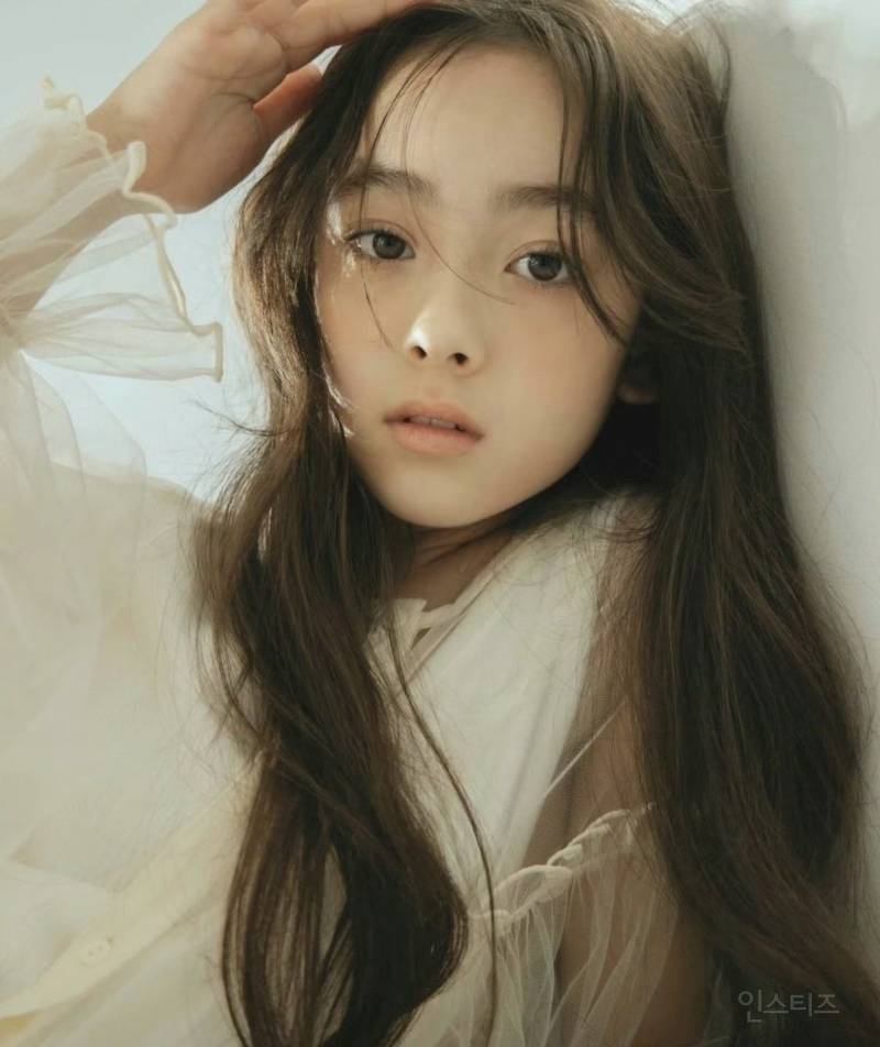 이수만 걸그룹으로 데뷔한다는 만 13살(2013년생) 키즈 모델 출신 2명