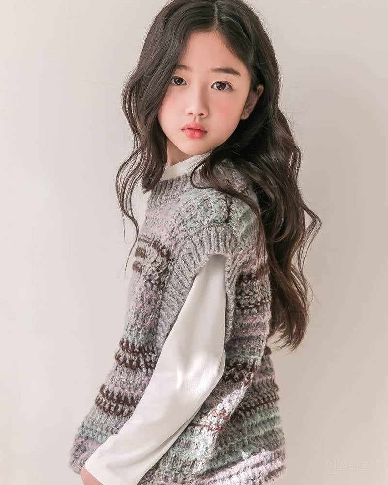이수만 걸그룹으로 데뷔한다는 만 13살(2013년생) 키즈 모델 출신 2명