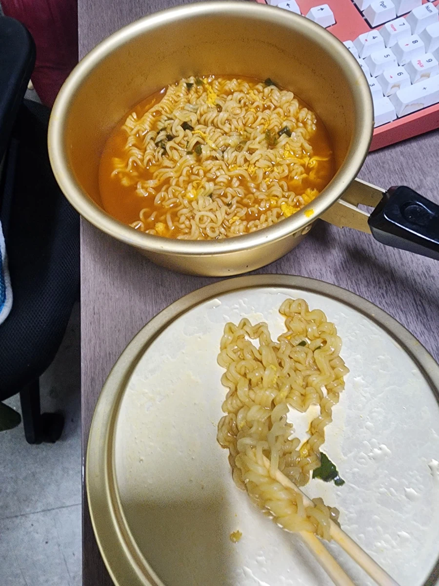 비도 오고 해서 궁상좀 떨어봤음.