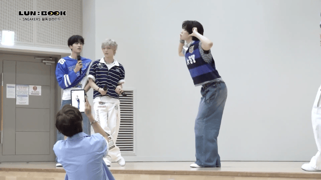 애교 부리다 별안간 현타가 와 버린 아이돌 ㅋㅋㅋㅋㅋ
