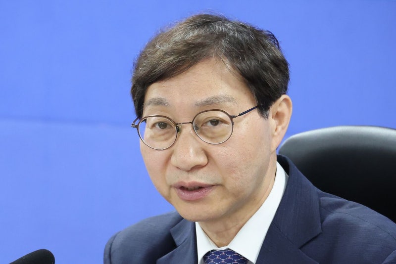 김성주 이사장 돌아오자…국민연금공단 ‘월700만원’ 팀장 부활