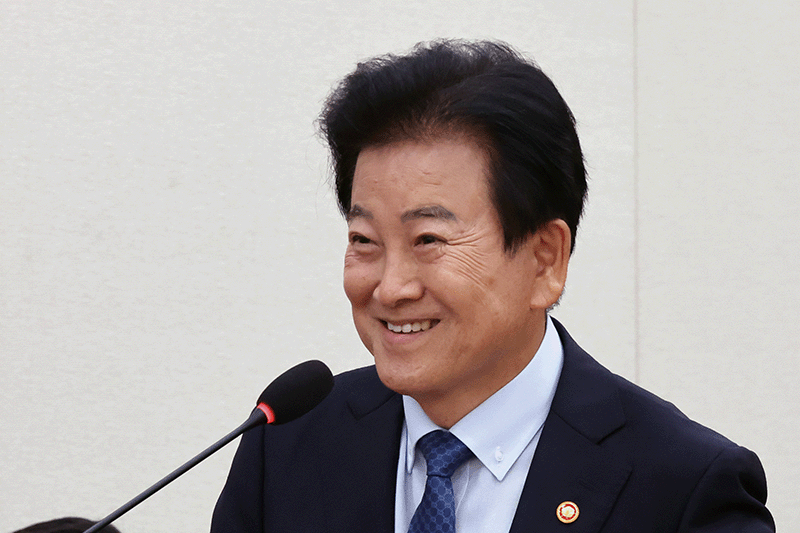 정동영 경질론에도 침묵하는 李대통령…20년 인연이 '계륵' 됐나