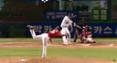 한국시리즈 2패하고 벼랑 끝에 몰려가던 순간 나타난 19살 신인 투수.gif