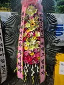 현재 배재고 앞 화환 상태