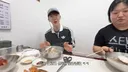 평양냉면 처음 먹어 본다는 가수 조권.jpg