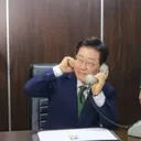 브라질 간 이재명대통령, 룰라 노조위원장 시절 사진 재현