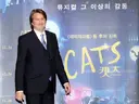 ???: 뭐? 한국에서 태권브이 랜드 만든다고 217억을 썼다고??