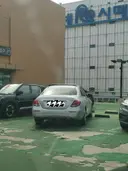 부산 모 마트 주차장에 왔는데 주차 빌런있네요