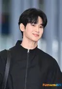 김수현 오늘 출국 사진